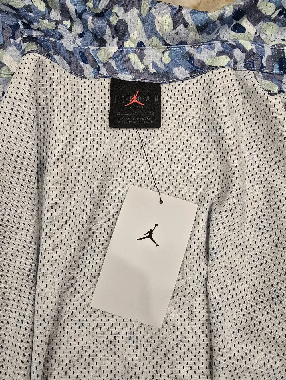 NWT Jordan Essentials Poolside Camo Printed Button-up Shirt XL